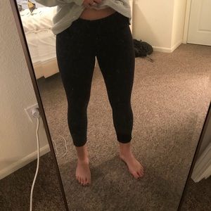 Lululemon size 6 wunder under crops